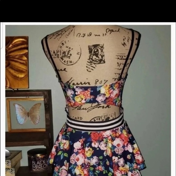 Pinup Couture 2-piece Reversible Tankini M(8-10) - Picture 9 of 11